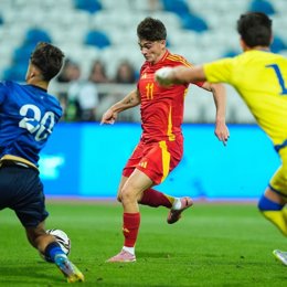 Joel Roca em uma partida com a seleção espanhola sub-21.