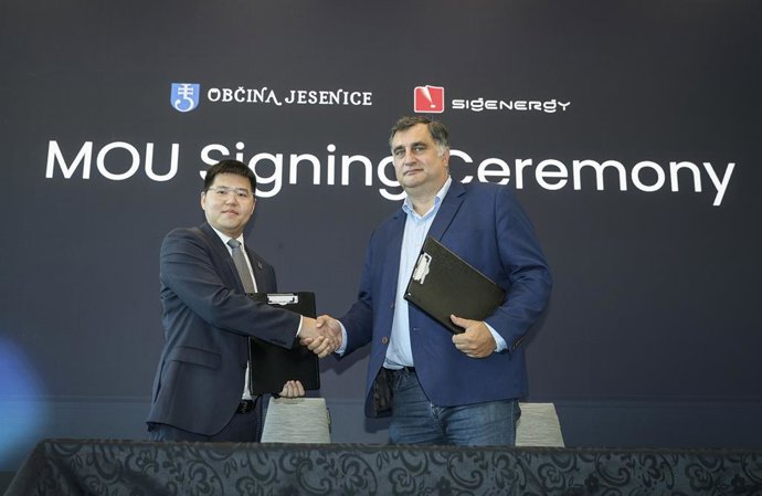 Peter Bohinec, Mayor of Jesenice, signed a MOU with Sigenergy.