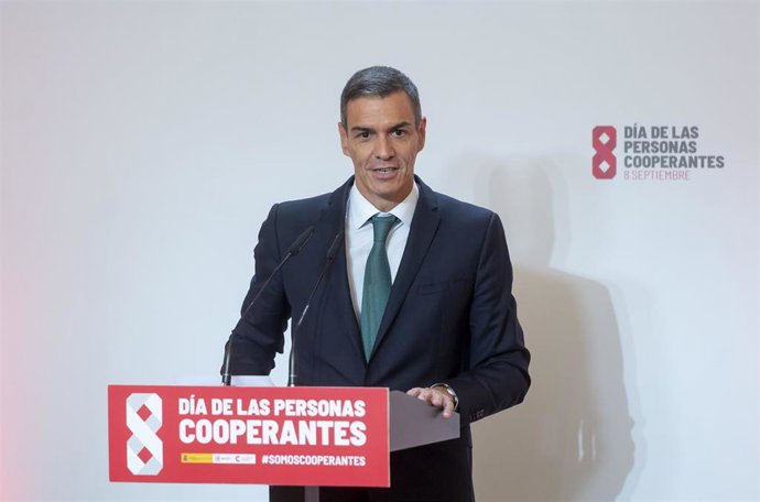 El presidente del Gobierno, Pedro Sánchez, interviene durante el acto de la Agencia Española de Cooperación Internacional con motivo del Día de las personas cooperantes, a 8 de septiembre de 2025, en Madrid (España).