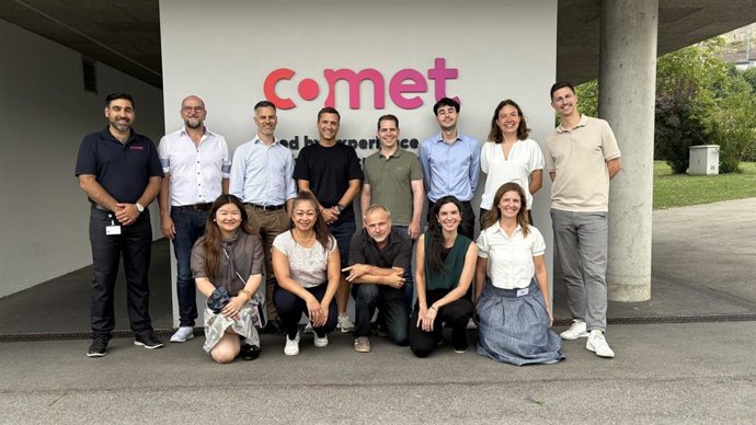 Group Photo: Bluecrux and Comet Group embark on Anaplan implementation to elevate demand planning and IBP capabilities