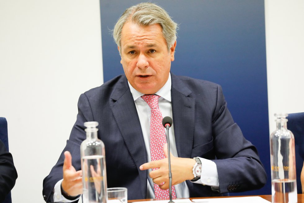 El secretario general y director de la Asociación Valenciana de Empresarios (AVE), Diego Lorente, interviene durante el encuentro informativo Quiero Corredor, organizado por Europa Press, en el auditorio de CECLOR, a 10 de septiembre de 2025, en 