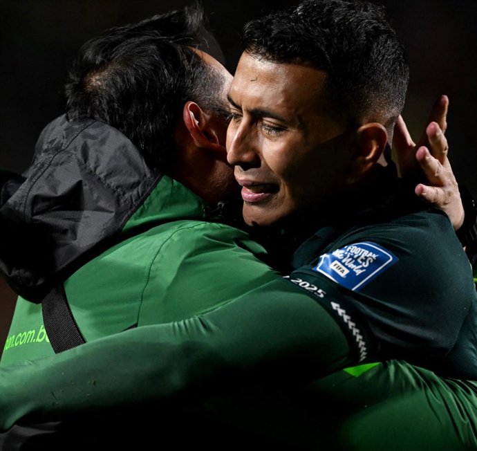 Los jugadores de Bolivia celebran su clasificación para la repesca del Mundial de 2026