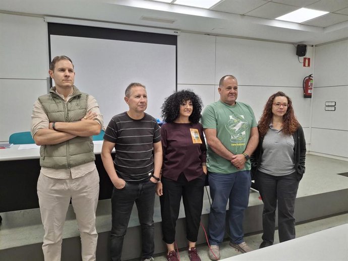 Representantes del comité de empresa de TCC. En el centro Laura Molina, portavoz del comité.
