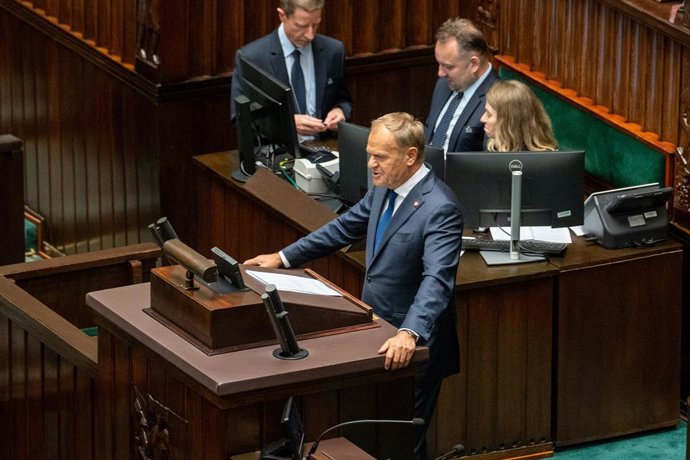 Archivo - 11 June 2025, Poland, Warsaw: Polish prime minister Donald Tusk, speaks in Parliament ahead of a vote of confidence. During the 36th session of the Polish Sejm,  Tusk outlines his government's program in a policy address followed by a parliament