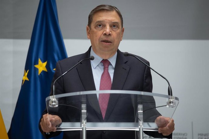 El ministro de Agricultura, Luis Planas, interviene durante la toma de posesión de varios cargos de su departamento, en el Ministerio de Agricultura, Pesca y Alimentación, a 4 de septiembre de 2025, en Madrid (España).