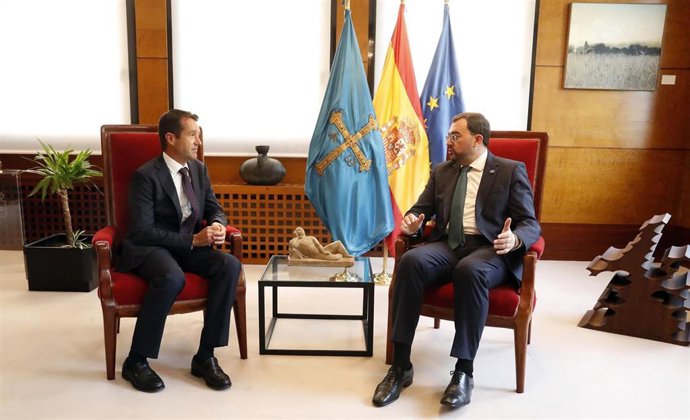 Ángel Escribano y Adrián Barbón