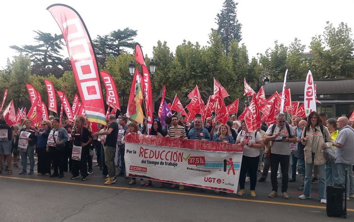 UGT y CCOO piden "responsabilidad" a los partidos políticos para aprobar reducción jornada laboral: "Es de justicia"