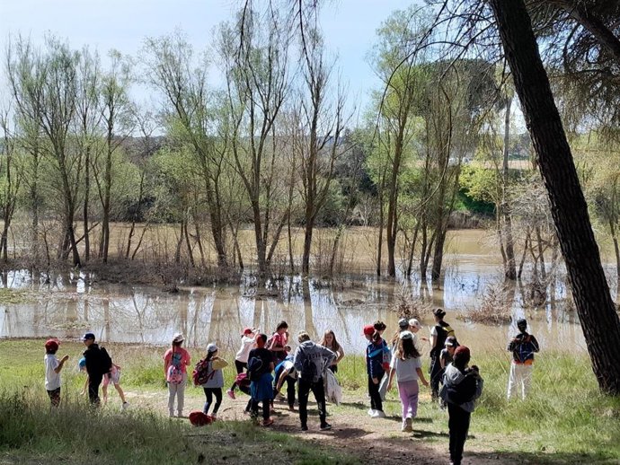 Participantes en el programa Educaduero de la CHD sobre educación ambiental.