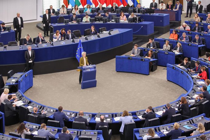 HANDOUT - 10 September 2025, France, Strasbourg: Ursula von der Leyen, President of the European Commission, delivers her 2025 State of the European Union address in front of the Members of the European Parliament in Strasbourg. Photo: Christophe Licoppe/