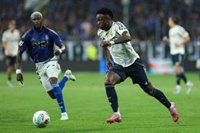 Detenido un seguidor del Real Oviedo por gestos y sonidos racistas en el partido contra el Real Madrid