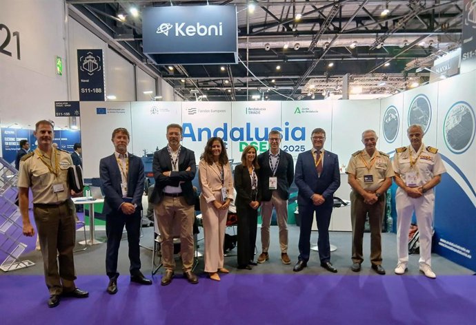 Foto de familia de Andalucía Trade en feria Defense and Security Equipment International (DSEI) de Londres.
