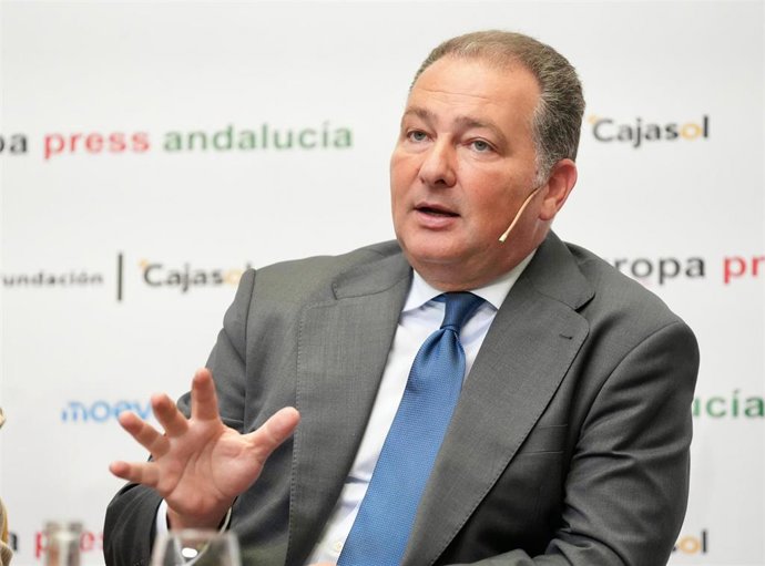 El presidente de la Diputación de Huelva, David Toscano, durante el desayuno informativo 'Andalucía desde sus territorios', organizado por Europa Press Andalucía.