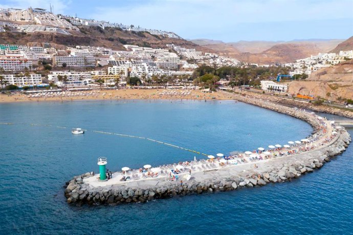 Archivo - Playa de Puerto Rico (Gran Canaria)