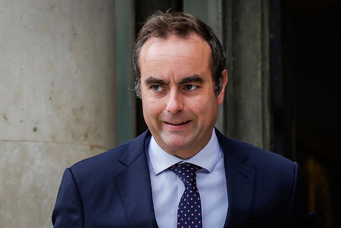 4 de setembro de 2025, Paris, França, França: O Ministro das Forças Armadas da França, Sebastien LECORNU, no Palácio Presidencial do Eliseu, em 4 de setembro de 2025, em Paris, França.