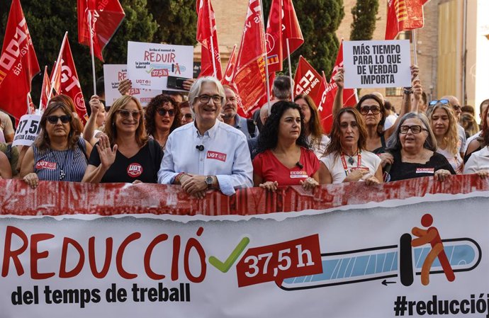 CCOO i UGT es concentren per les 37,5 hores