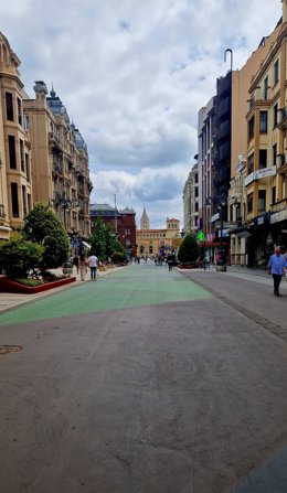 Imagen de archivo de la avenida Ordoño II, en León capital, que acogerá la jornada de tenis de mesa terapéutico.