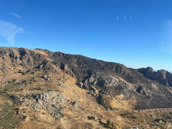 El Servicio De Extinción De Incendios Forestales De Andalucía, El Plan Infoca, Ha Dado Por Estabilizado El Incendio Que En La Mañana De Este Jueves Se Ha Declarado En La Zona De Boquete De Zafarraya En La Localidad Malagueña De Alcaucín.