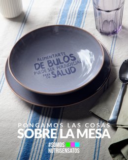 La Federación Española de Industrias de Alimentación y Bebidas (FIAB) y la Asociación de Fabricantes y Distribuidores (AECOC) han lanzado 'Pongamos las cosas sobre la mesa', una campaña para poner en valor la cadena alimentaria y combatir bulos.