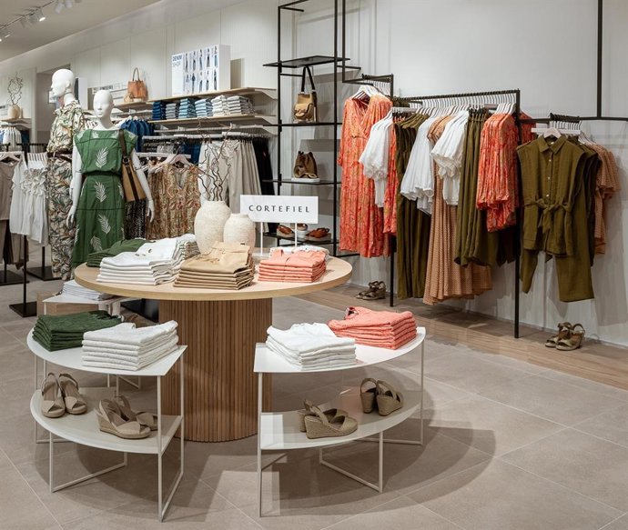 Archivo - Cortefiel celebra su 80 aniversario y estrenará en octubre el Fashion Film 'Todo por vestir'