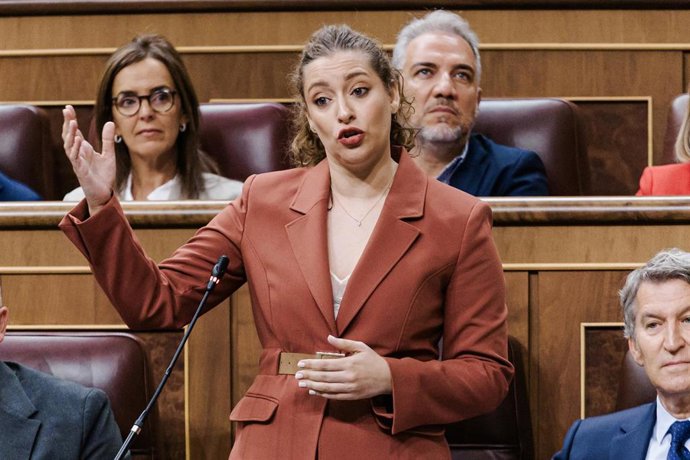 La portavoz del PP en el Congreso, Ester Muñoz, interviene durante un pleno en el Congreso de los Diputados, a 10 de septiembre de 2025, en Madrid (España).