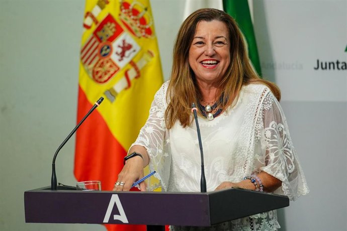 La consejera de Desarrollo Educativo y Formación Profesional, María del Carmen Castillo, comparece en la rueda de prensa. A 10 de septiembre de 2025, en Sevilla (Andalucía, España). Rueda de prensa tras el Consejo de Gobierno de la Junta de Andalucía, que