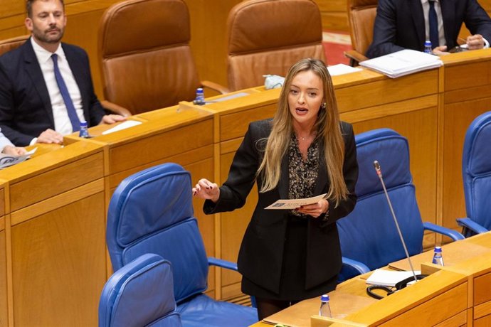 La conselleira de Política Social e Igualdae, Fabiola García, en el Parlamento de Galicia