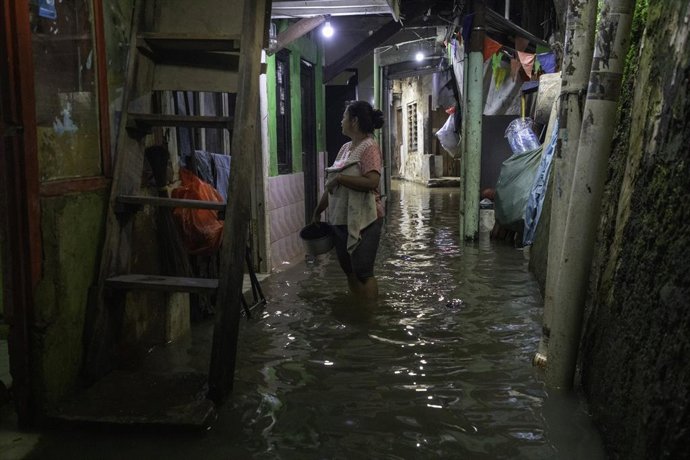 Archivo - Imagen de archivo de las inundaciones en Indonesia.