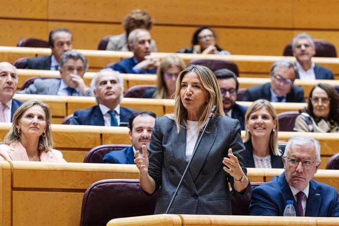 Archivo - La portavoz parlamentaria del PP, Alicia García, interviene durante una sesión plenaria, en el Senado.