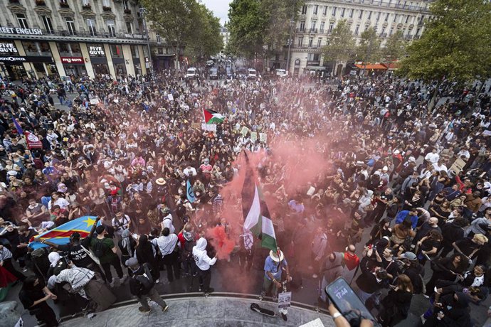 Manifestação em Paris durante o dia de manifestações em toda a França.