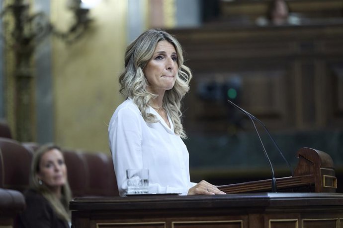 La vicepresidenta segunda y ministra de Trabajo y Economía Social, Yolanda Díaz, interviene durante un pleno en el Congreso de los Diputados, a 10 de septiembre de 2025, en Madrid (España). El Pleno del Congreso debate y vota  las enmiendas de totalidad q