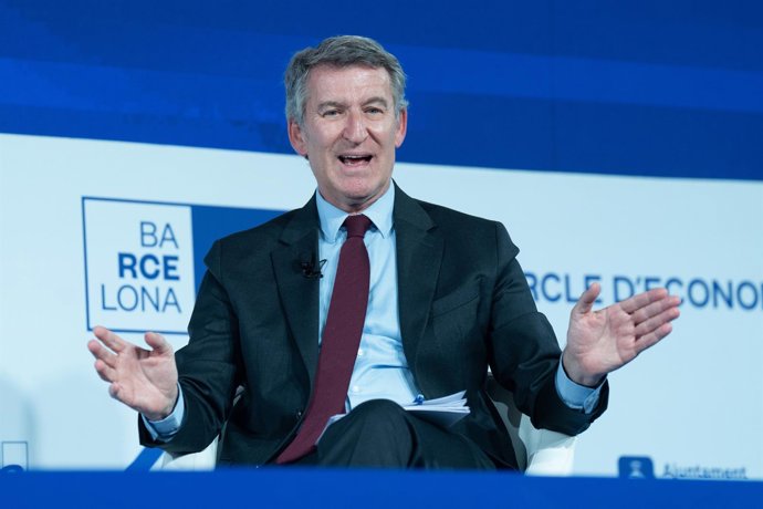 Archivo - El presidente del Partido Popular, Alberto Núñez Feijóo, interviene durante a la 40 Reunió Cercle d'Economia, en el Palau de Congresos de Cataluña, a 6 de mayo de 2025, en Madrid (España).
