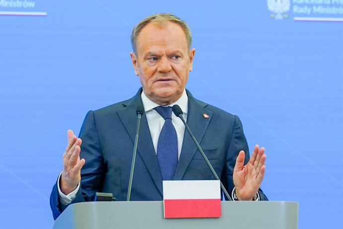 Archivo - 12 de dezembro de 2024, Polônia, Varsóvia: O primeiro-ministro polonês Donald Tusk fala durante uma coletiva de imprensa, após sua reunião com o presidente francês Emmanuel Macron. Foto: Marek Antoni Iwanczuk/SOPA Images via ZUMA Press Wire/dpa