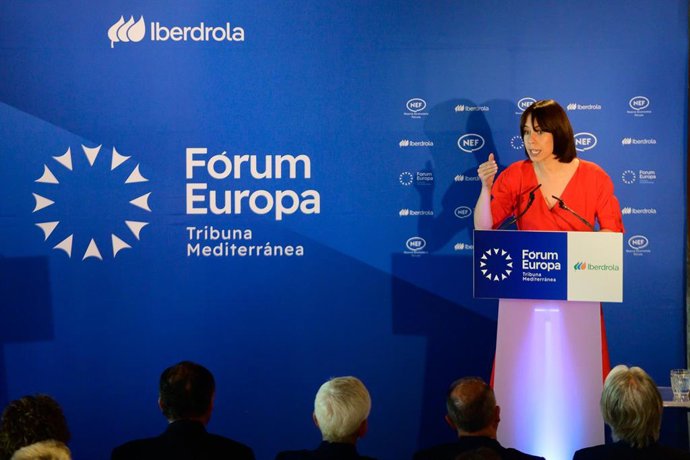 La ministra de Ciència, Innovació i Universitats i secretària general del PSPV, Diana Morant, en un esmorzar de Fórum Europa