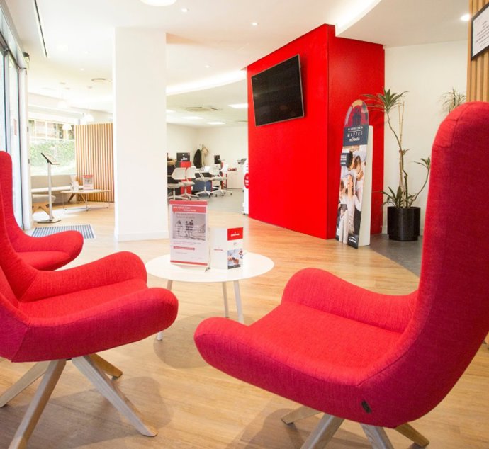 Archivo - Mapfre prevé abrir más de diez nuevas oficinas en Canarias hasta 2028