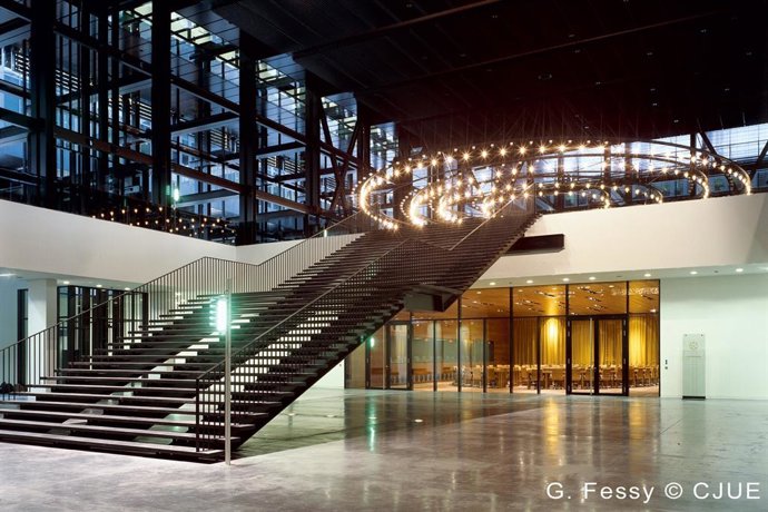 Archivo - La Sala de Pasos Perdidos en la sede del Tribunal de Justicia de la UE (TJUE) en Luxemburgo.