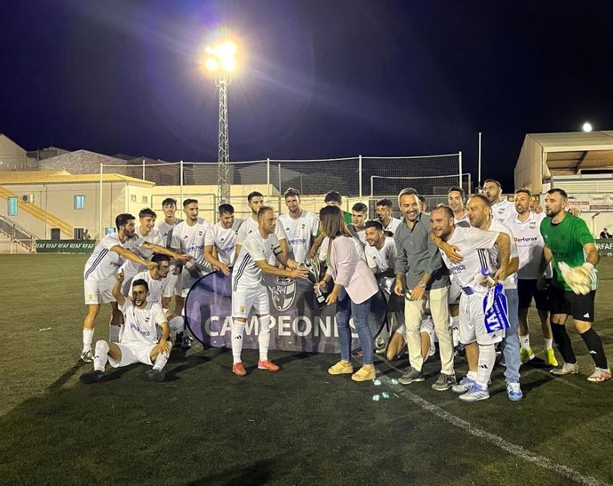 Entrega de la XI Copa Presidente Diputación de Jaén al CD Villanueva.