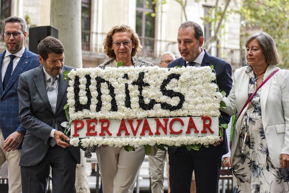 El secretario general de Units per Avanar, Ramon Espadaler, en la ofrenda floral delante del monumento de Rafael Casanova