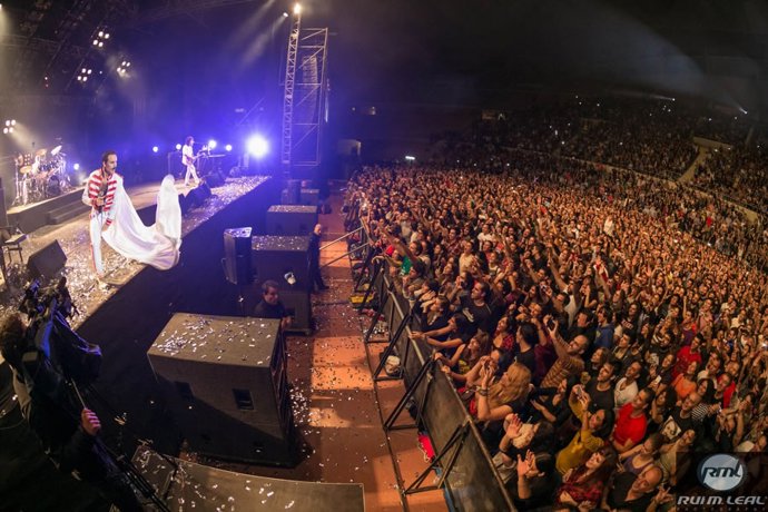 El 'show' de God Save The Queen (Dios Salve a la Reina), el mejor homenaje a Queen de todos los tiempos.