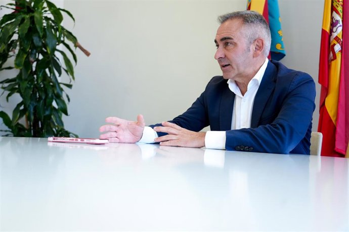 Archivo - El conseller de Agricultura de la Generalitat Valenciana, Miguel Barrachina, en imagen de archivo