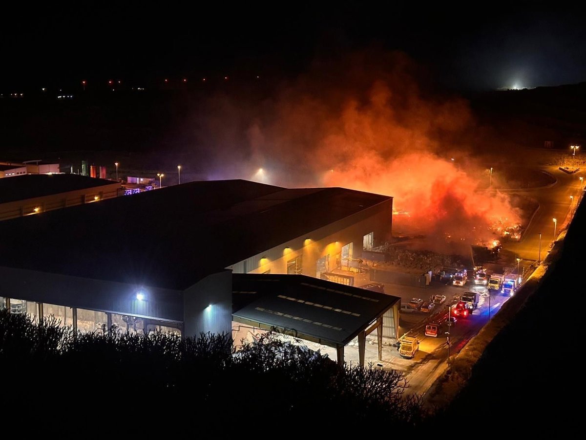 Tenerife Authorities Control Fire at Arico Environmental Complex