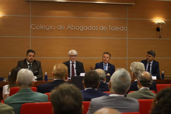 El Consejo General de la Abogacía Española pide control y transparencia en el nombramiento de administradores concursales.
