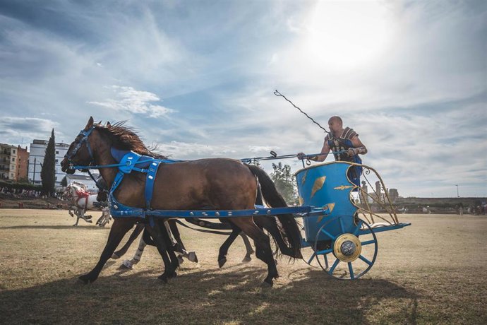 Archivo - Carrera de cuádrigas en Emerita Lvdica