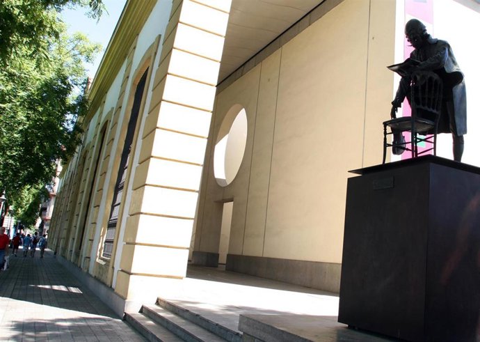 Archivo - Vista exterior del Teatro de la Maestranza de Sevilla. Imagen de archivo.