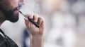 Sanidad alerta a los jóvenes de que los vapeadores no son inocuos y que son una "puerta de entrada" al tabaco