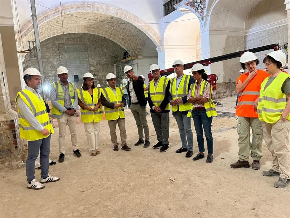 Visita a las obras de la iglesia de Santo Domingo.