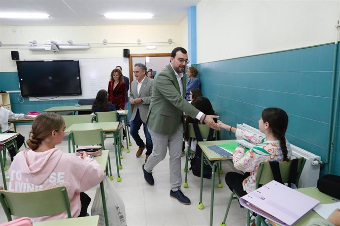 Adrián Barbón, en el inicio del curso