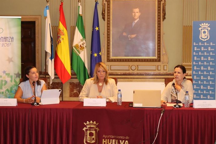 Jornada 'la economía de los cuidados, motor de desarrollo local' de la FAMP en Huelva.