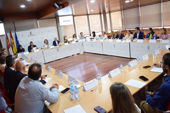 Reunión del Eje 1 del Pacto 'Castilla-La Mancha, Horizonte 2030'.