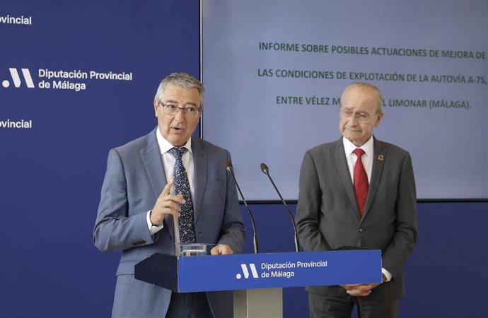 El presidente de la Diputación de Málaga y alcalde de Rincón de la Victoria, Francisco Salado, y el alcalde de Málaga, Francisco de la Torre, han presentado el estudio