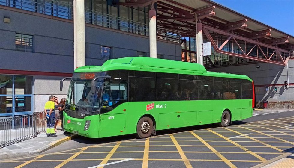 Archivo - Imagen de autobús interurbano de la Comunidad de Madrid